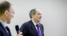 240627Arch_400.jpg
